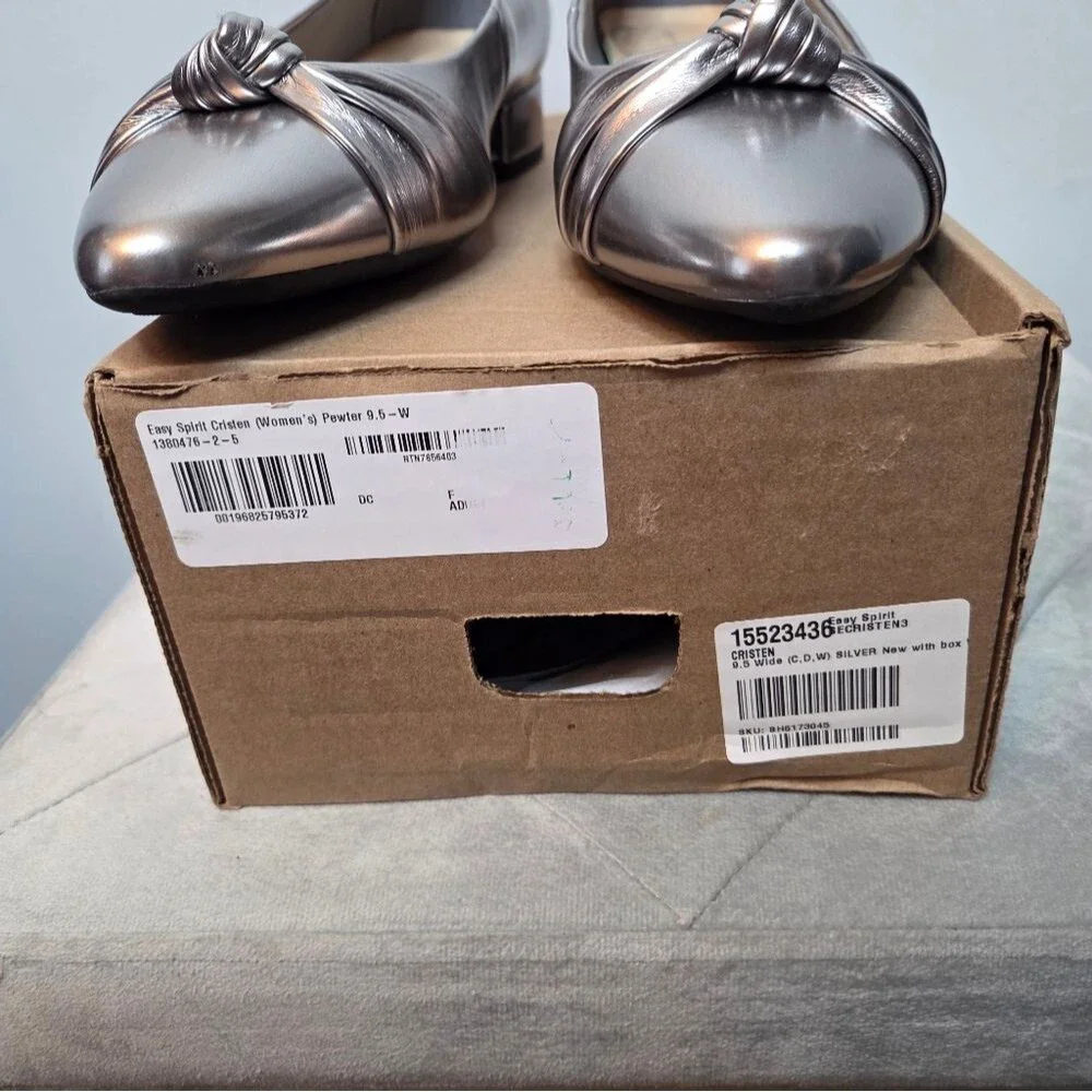 Easy Spirit Christen Metallic Silver Flats, Sz‎  9.5 W New in Box
